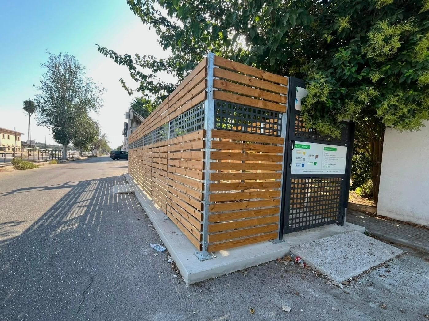 Una altra de les àrees d’aportació, al costat d’un carrer